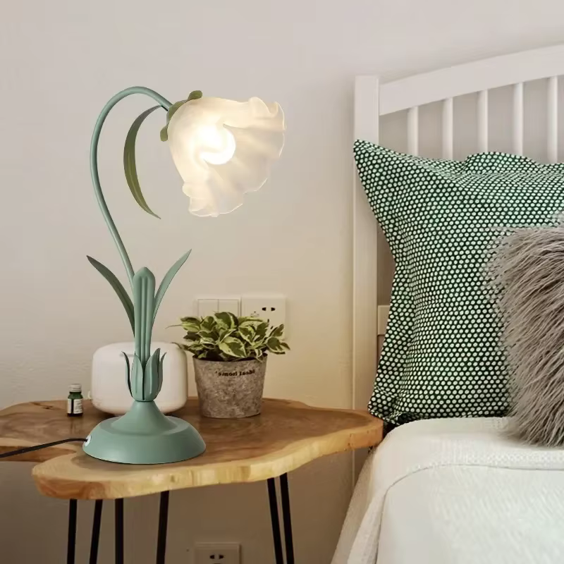 Lampe de bureau à fleurs romantiques françaises