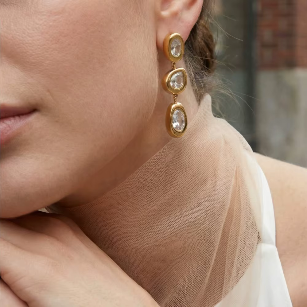 Boucles d'oreilles pendantes triple zircon cubique CZ plaquées or 18 carats