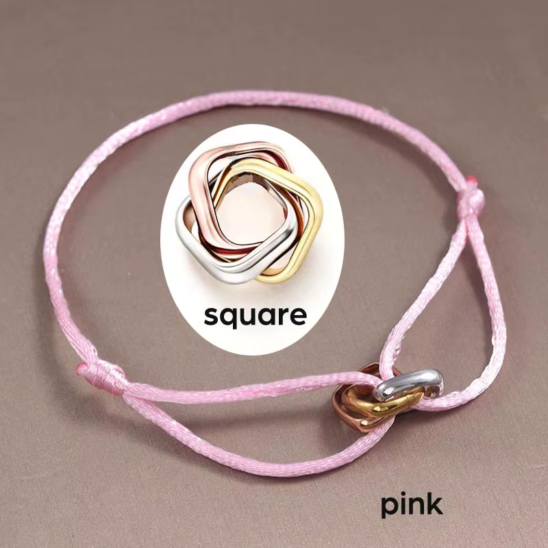 Bracelet tressé en corde réglable à trois anneaux carrés Trinity Love