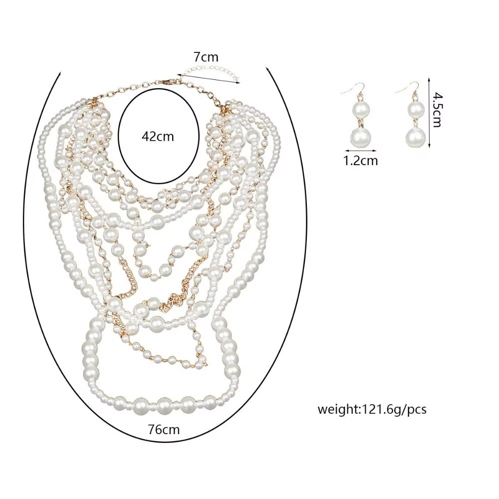 Collier élégant en fausses perles