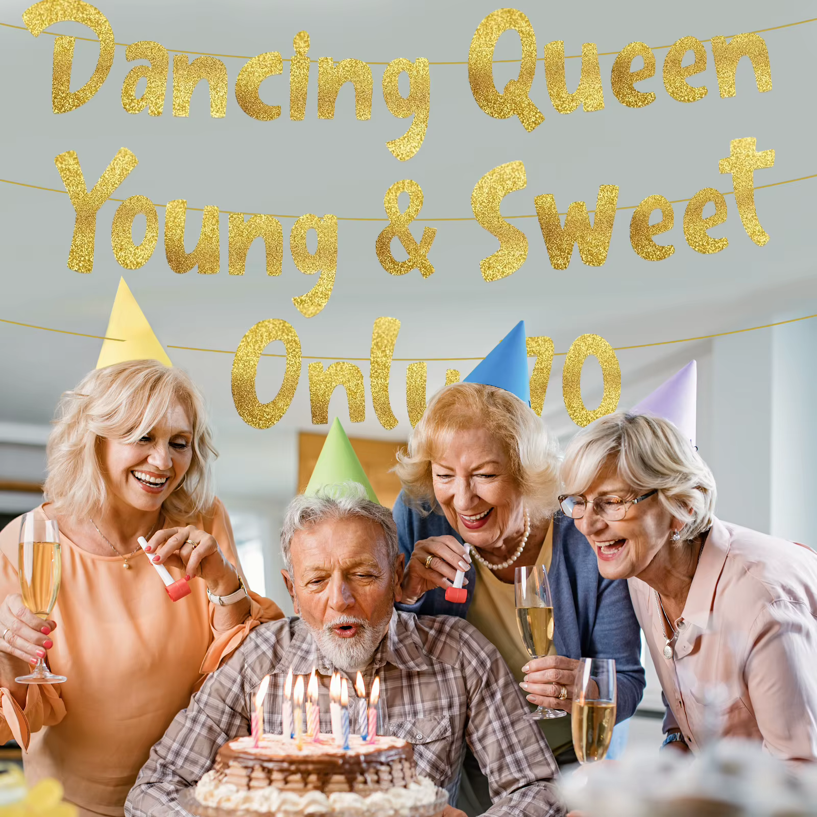 Dancing Queen Young & Sweet Only 70 Bannière à paillettes dorées - Fête de 70e anniversaire
