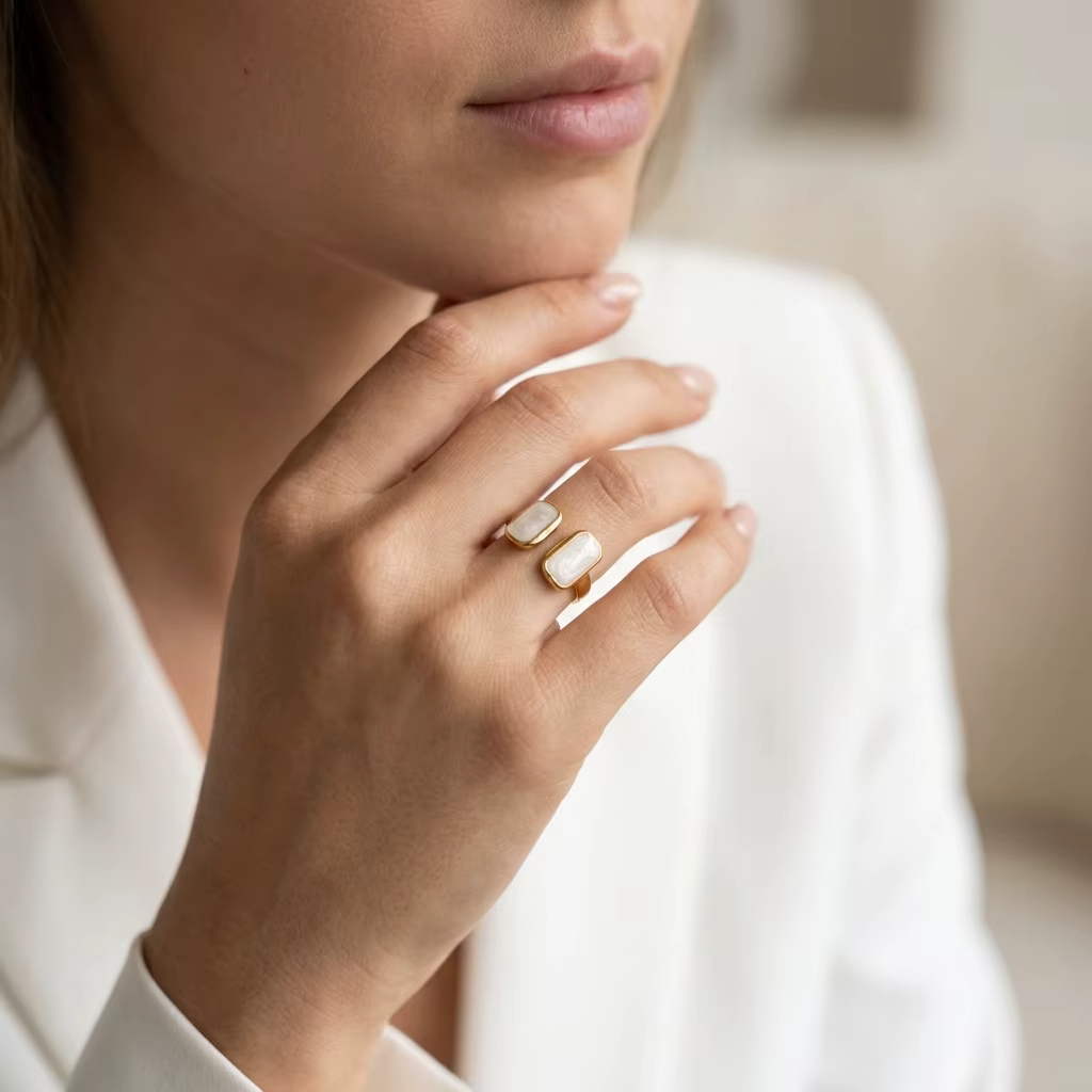 Bague ouverte vintage française en nacre pour femme