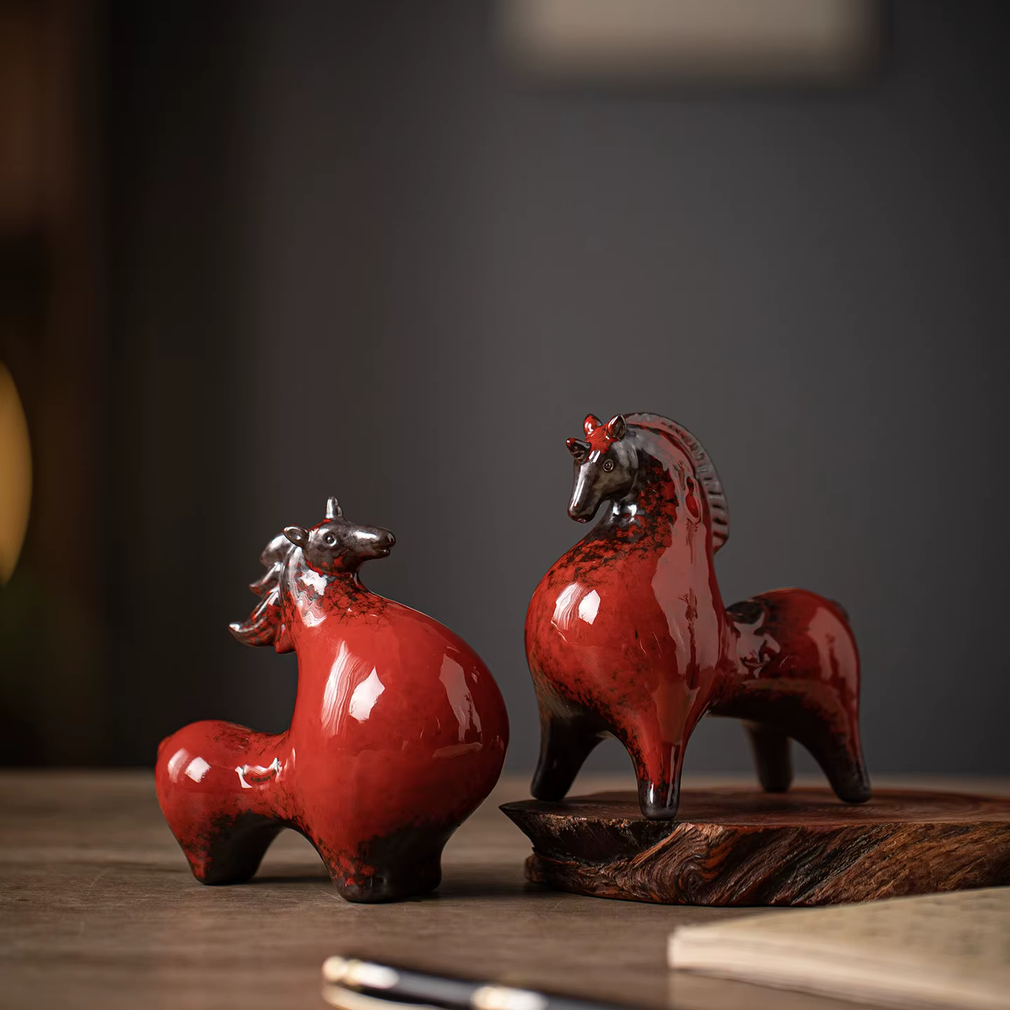Ornement de cheval en céramique
