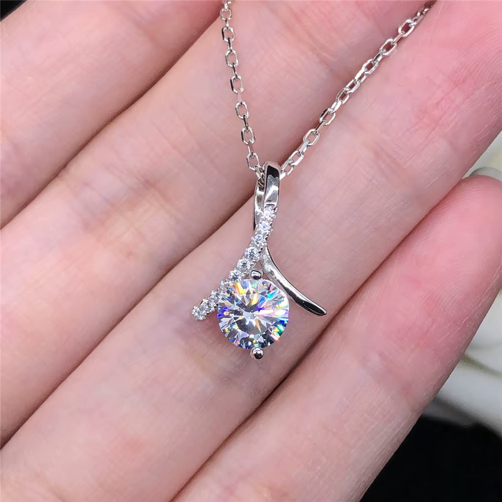 Collier pendentif en or blanc massif 14 carats