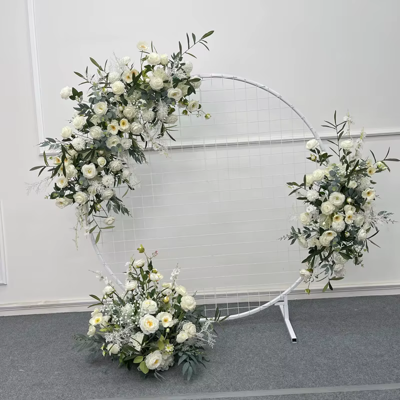 Arche de Mariage Blanche en Forme de Croissant de Fleurs