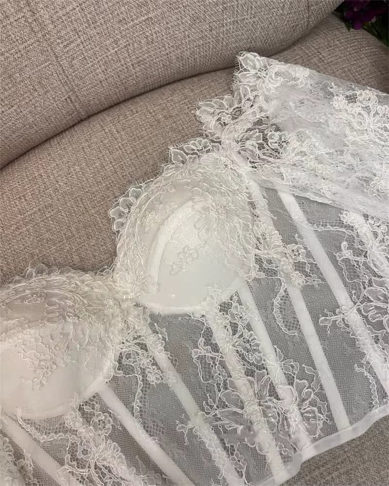 Robes de mariée glamour en dentelle