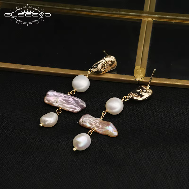 Boucles d'oreilles pendantes en perles baroques violettes pour femme