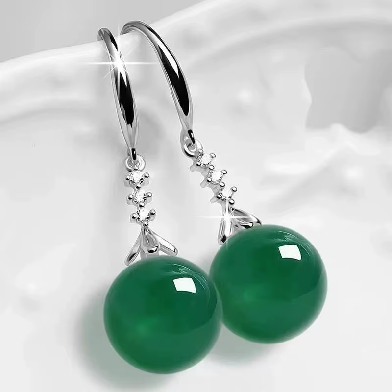 Boucles d'oreilles clous vintage en agate colorée (vert