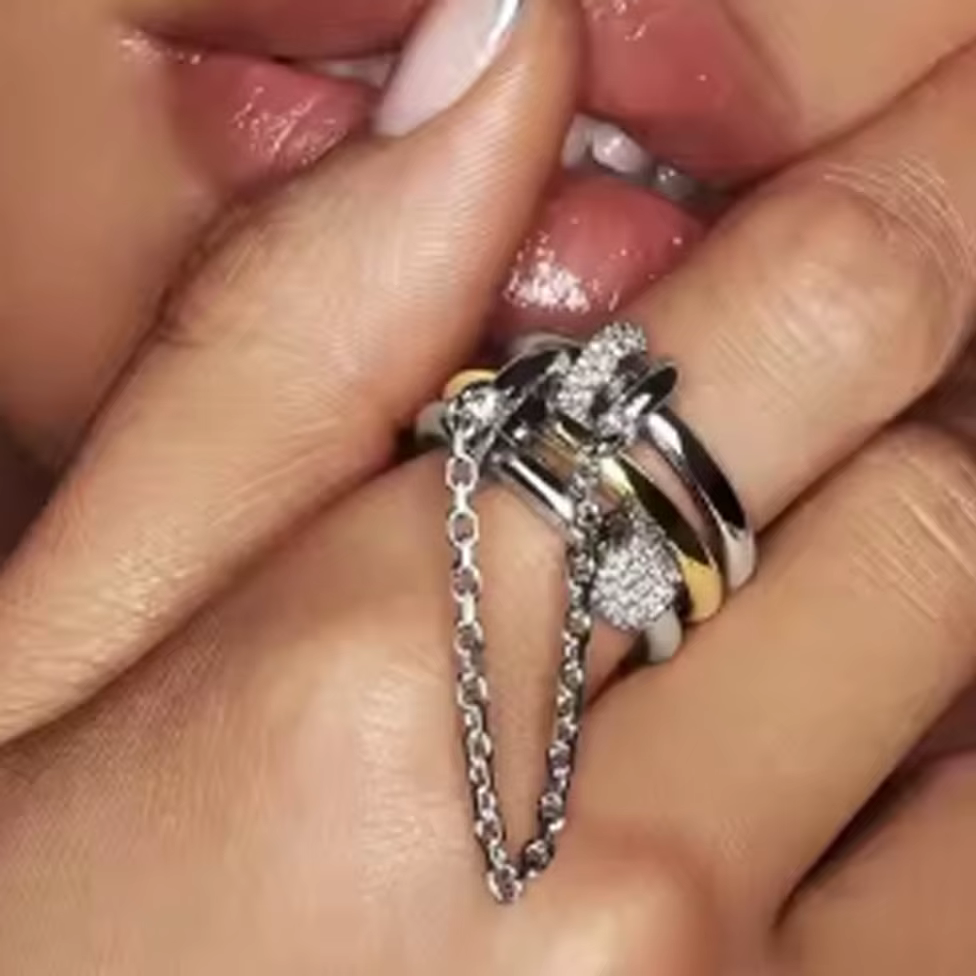 Nouvelle Bague Longue Chaîne Tendance 2025 avec Zircon Cubique Brillant