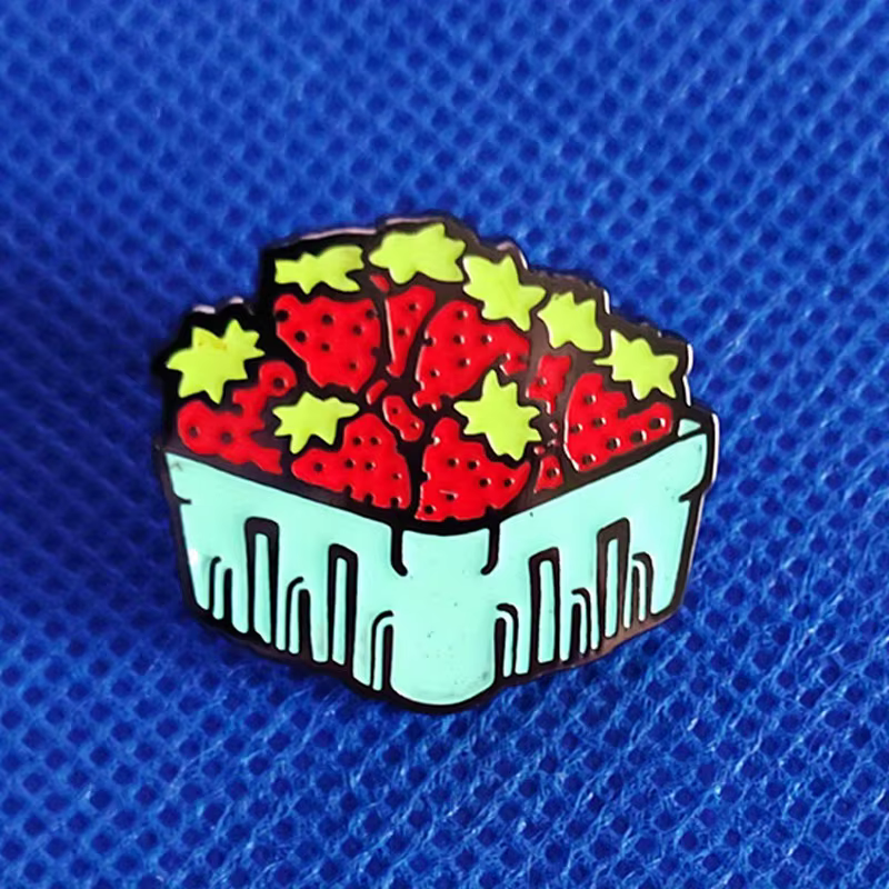 Broche de fruits panier de fraises