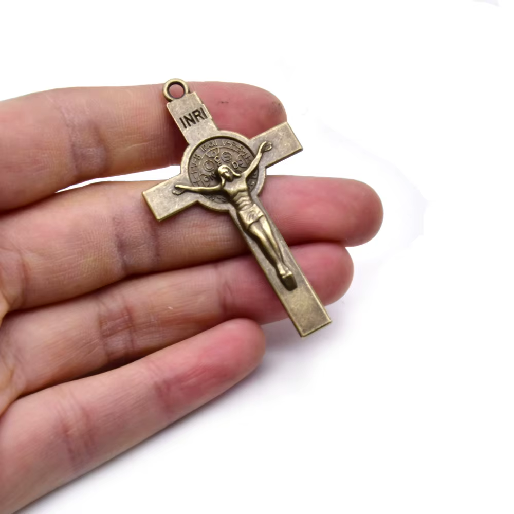 Pendentif Crucifix en Bronze Antique