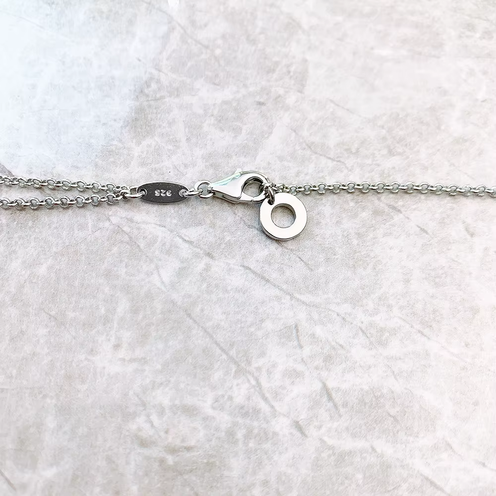 Collier Double rangée de pierres blanches