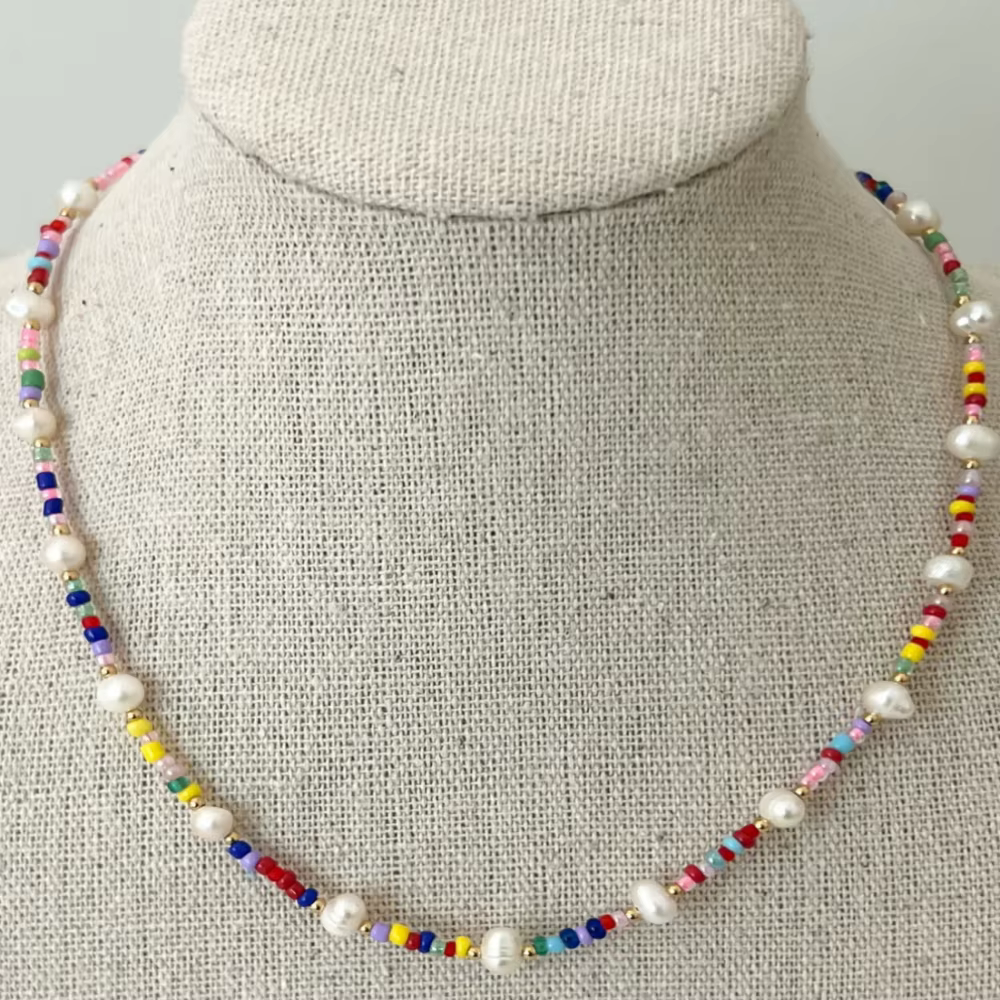Chaîne de perles colorées bohème faite à la main pour femmes