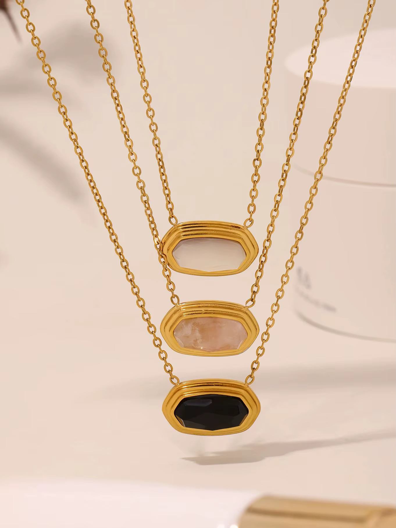 Collier pendentif minimaliste pour femme en acier inoxydable
