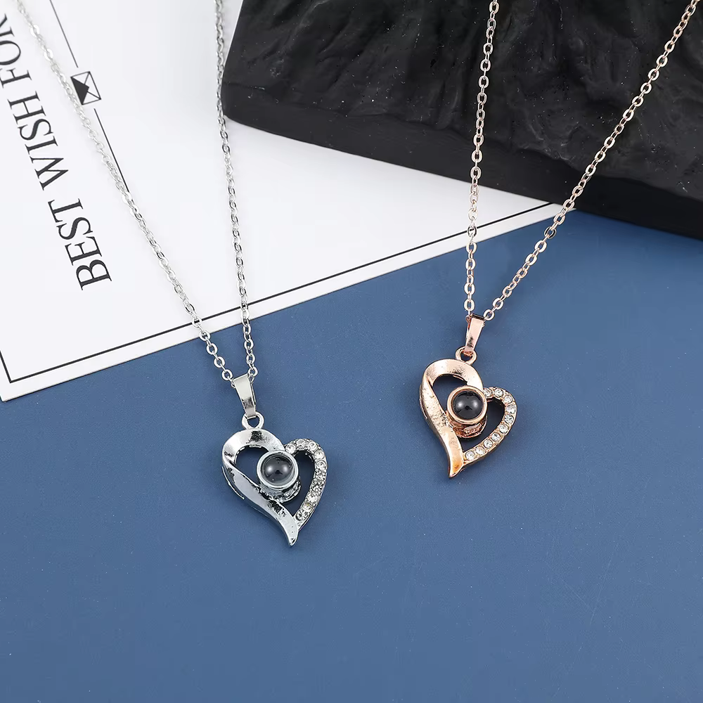 Collier 'Je t'aime' en 100 langues - Pendentif cœur multilingue