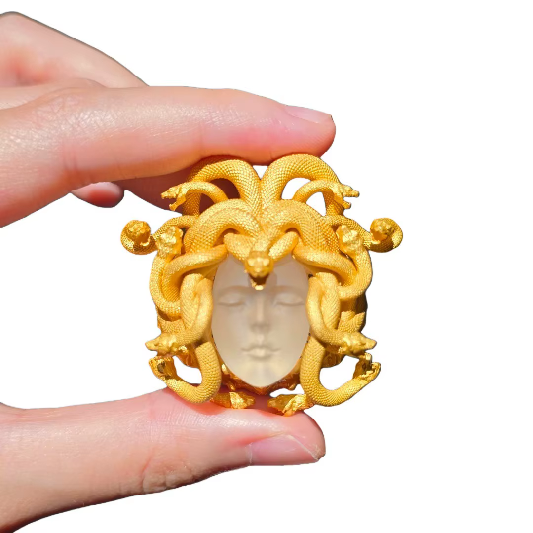 Bague en or Meduse grecque antique
