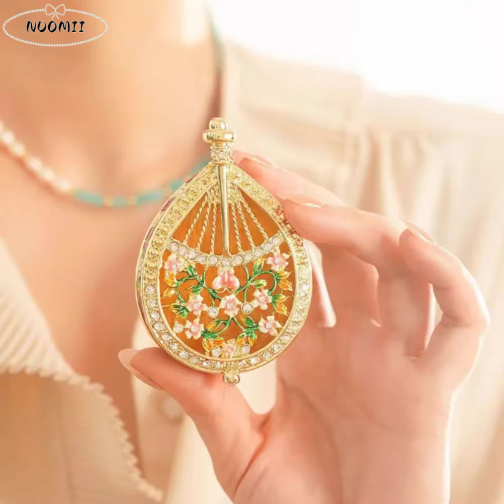 Boîte à bijoux en émail peinte à la main