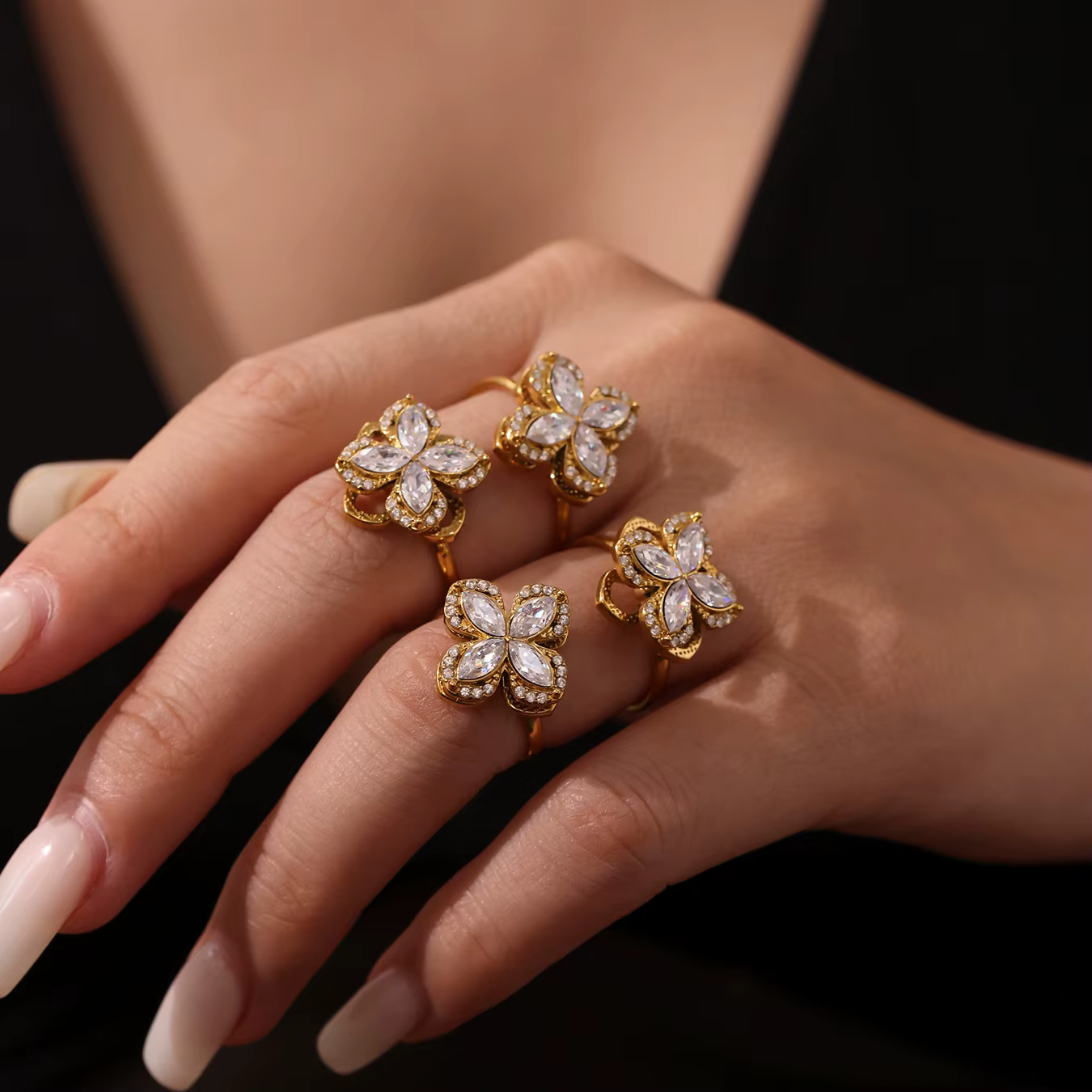 Collier et boucles d'oreilles à fleurs en zircone rotative pour femme