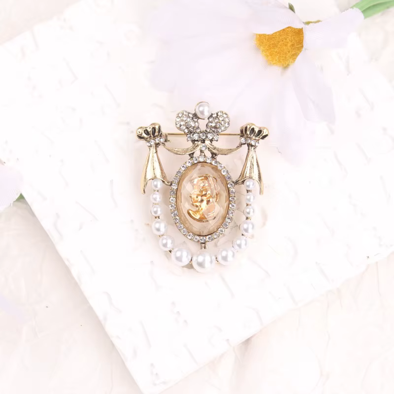 Broche camée en alliage Vintage avec perles et strass