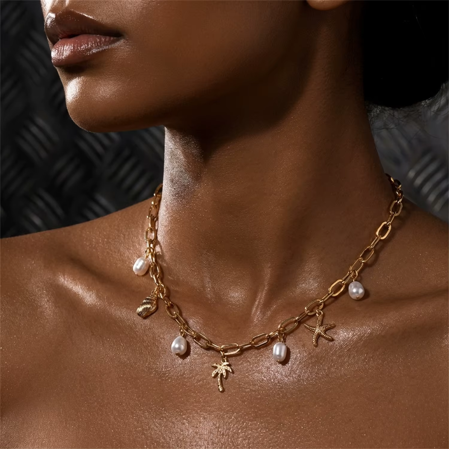 Collier pendentif bohème en métal étoile de mer et conque pour femme