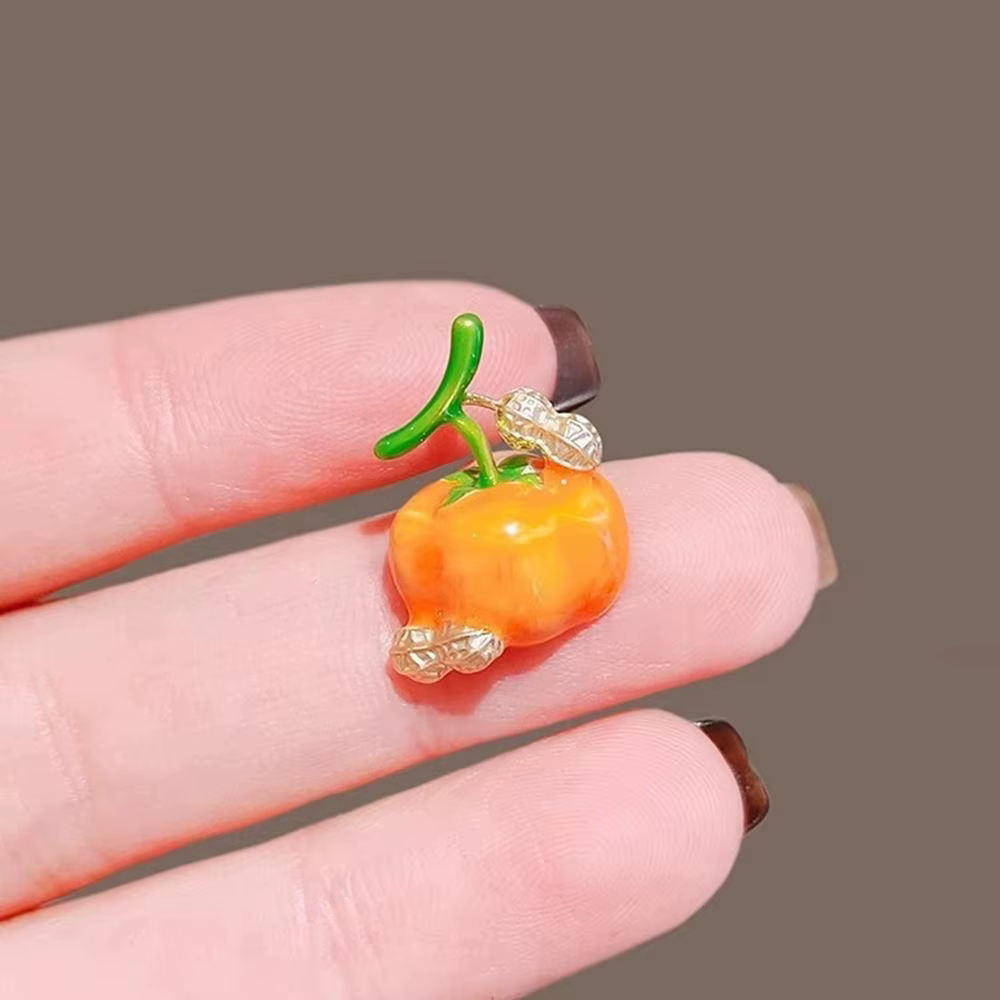 Broche grenade délicate pour femmes