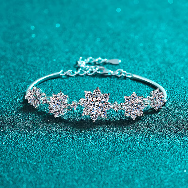 Bracelet en diamant Moissanite ronde pour femme