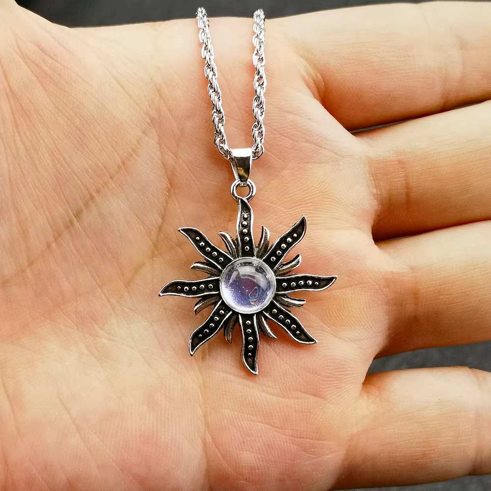 Collier pendentif bohème antique