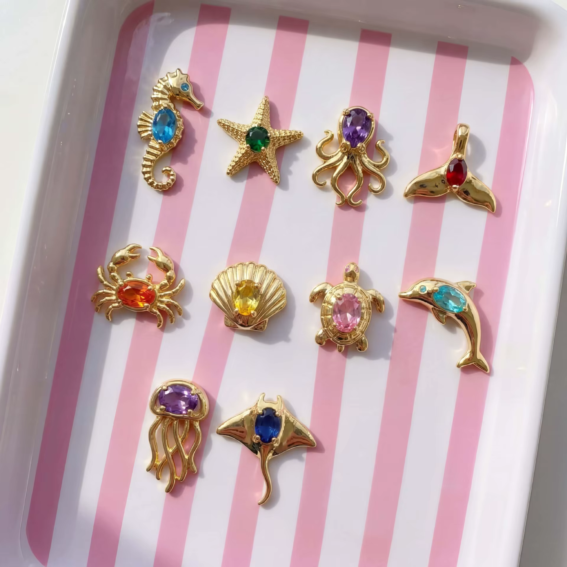 Collier pendentif DIY en forme de cœur creux transparent 18K avec zircon et thème vie marine