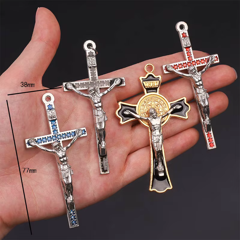 Tout nouveau grand pendentif artisanal de bijoux de croix de jésus religieux