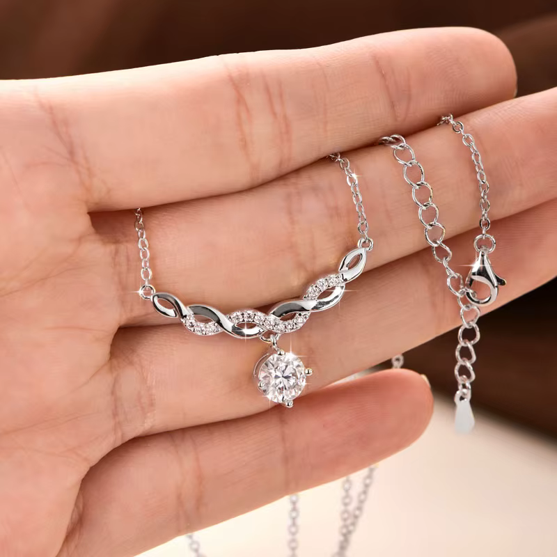 Collier pendentif IOGOU en moissanite couleur D de 6