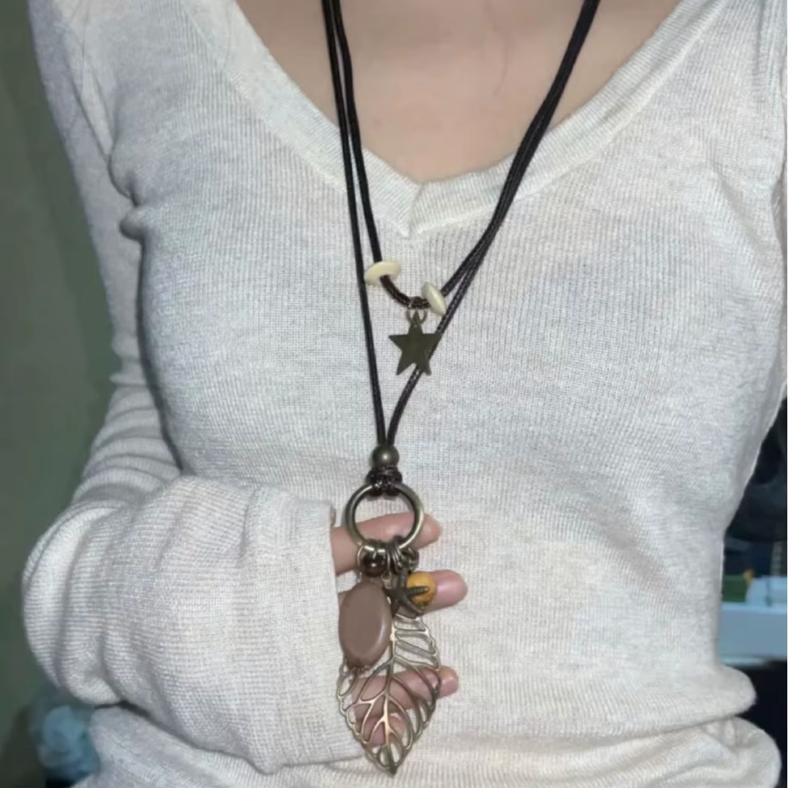 Collier Long en forme de feuille pour femmes