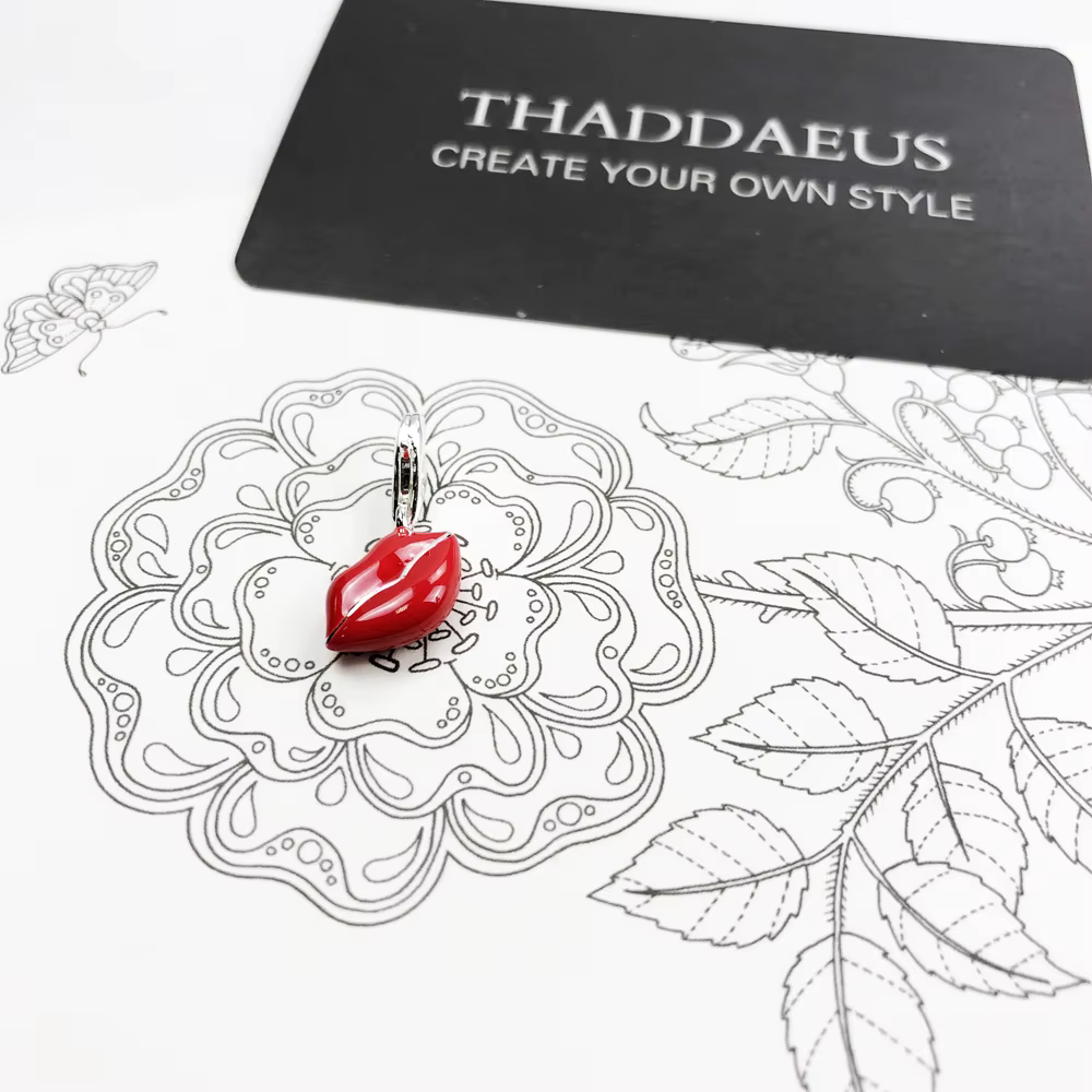 Pendentif à breloque lèvres baiser rouges pour femmes