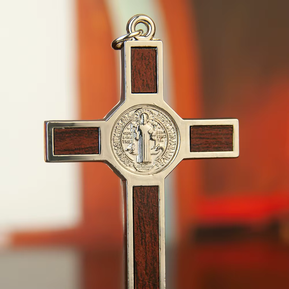 Croix catholique Saint benoît