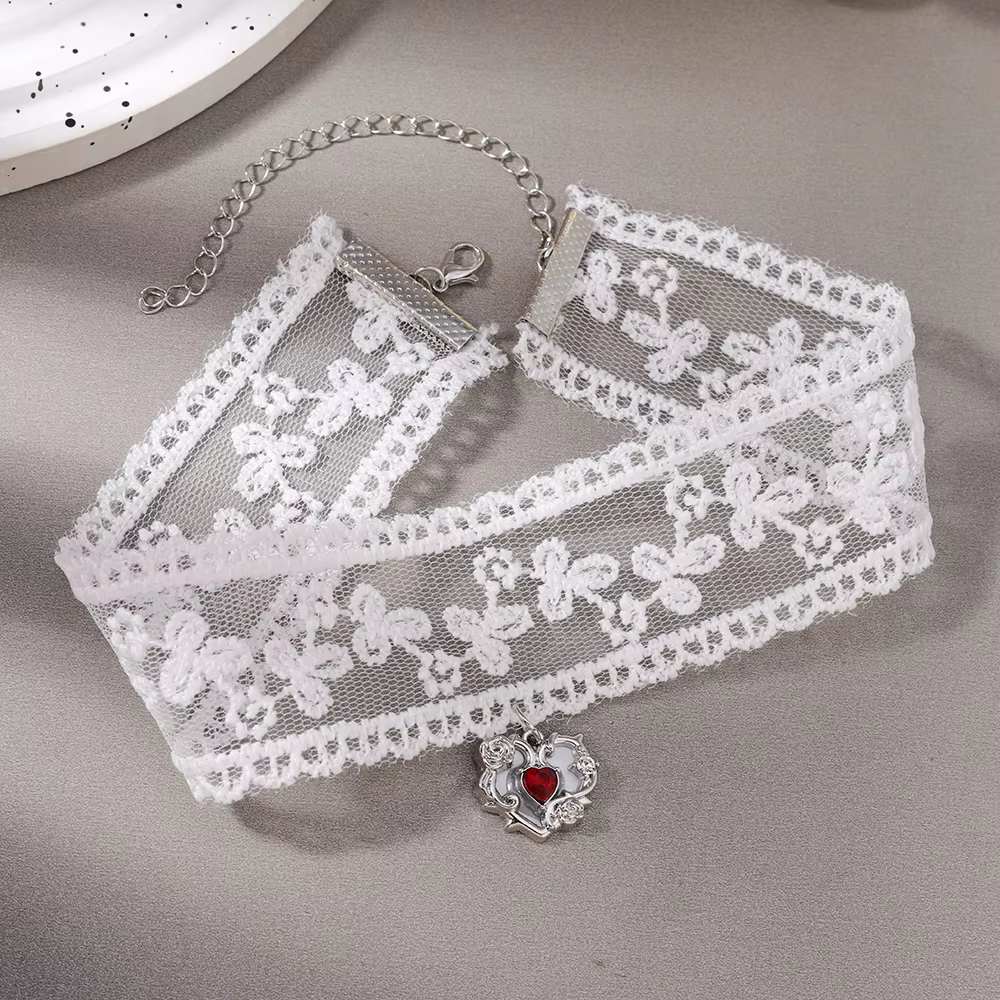 Aihua Victoria – collier en forme de cœur blanc et noir pour femmes