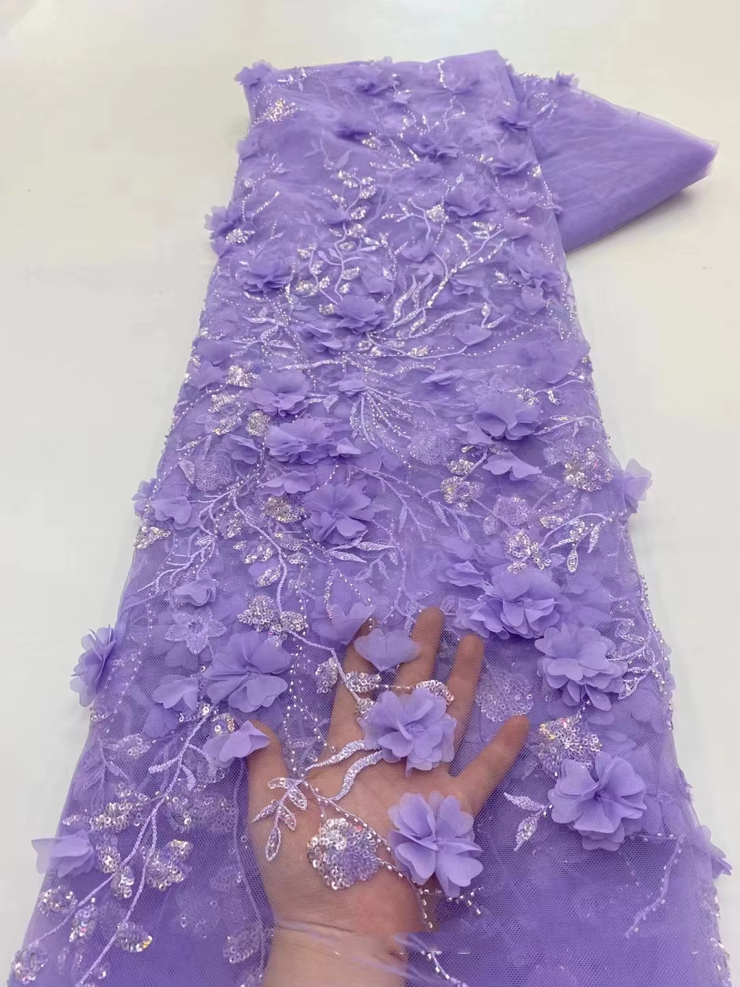 Robe de mariée en dentelle à paillettes
