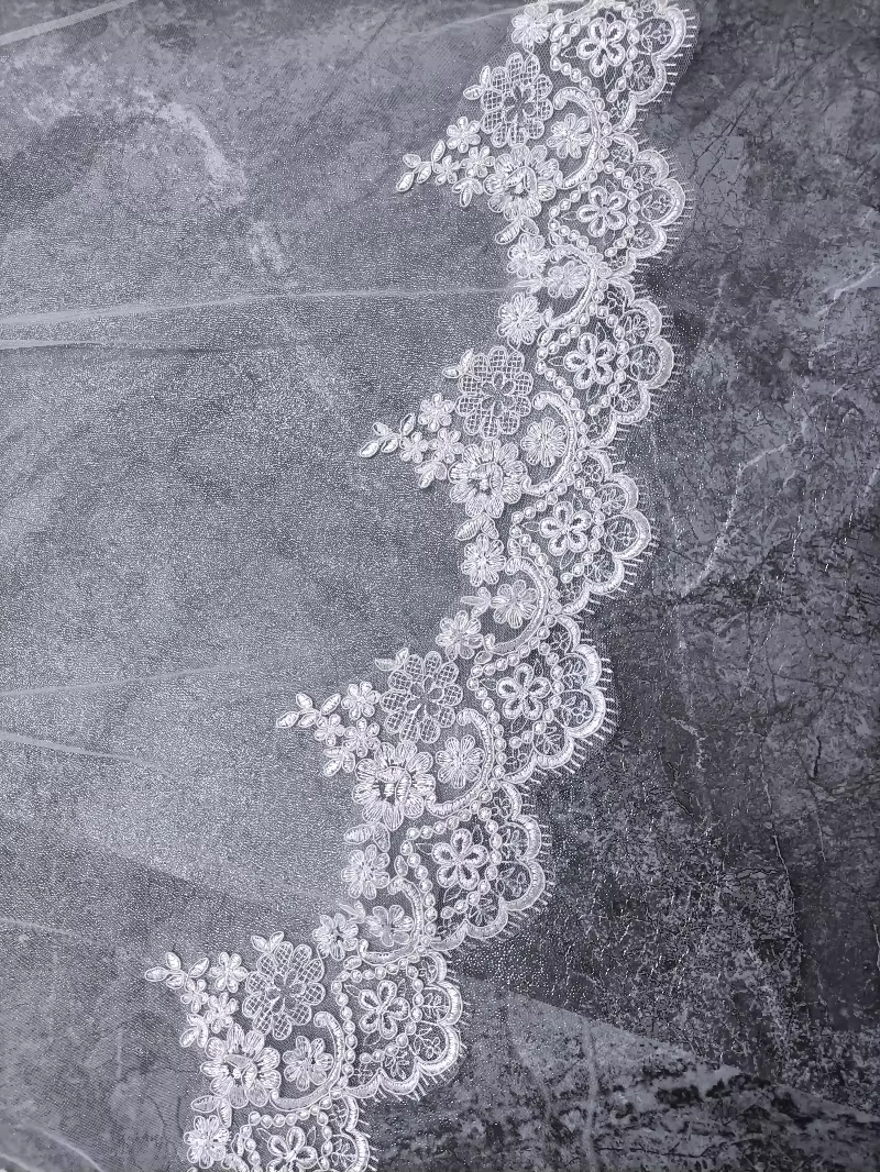 Voile de mariée en dentelle pleine longueur (3/4/5 mètres)