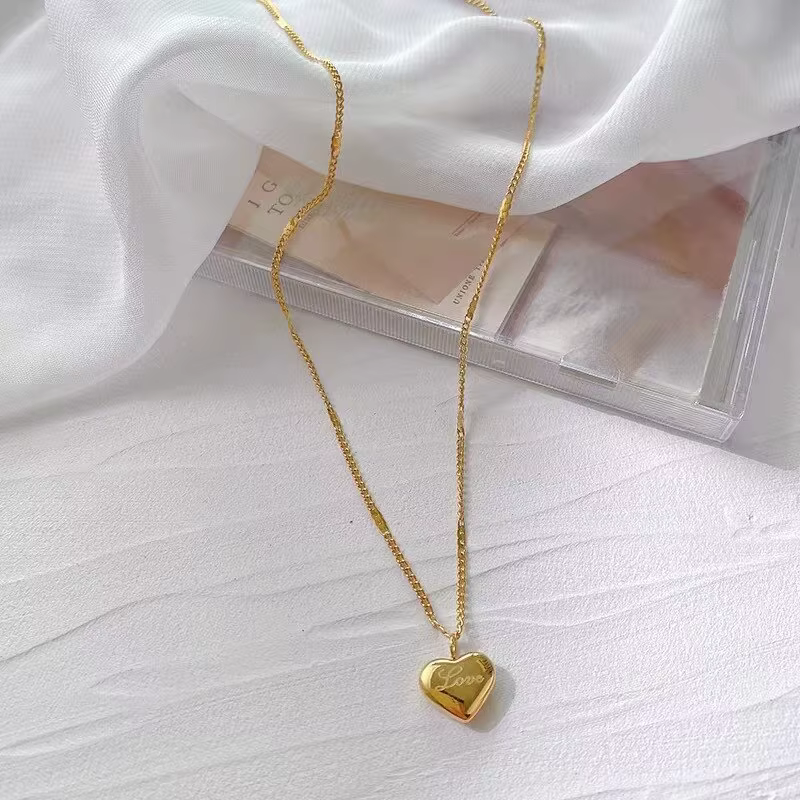 Collier couleur or, 1 pièce