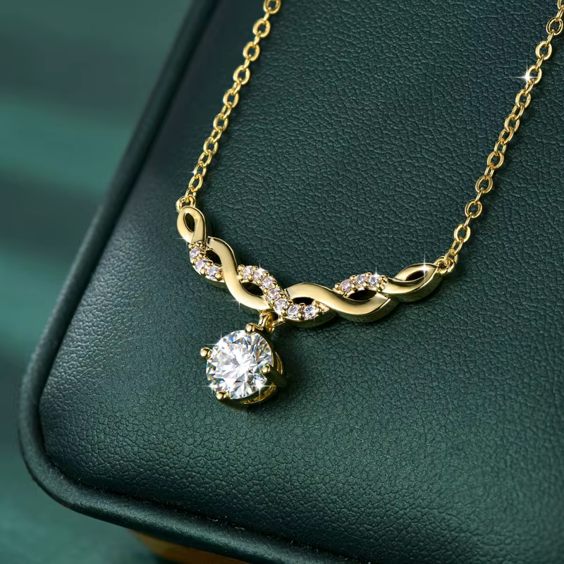 Collier pendentif IOGOU en moissanite couleur D de 6