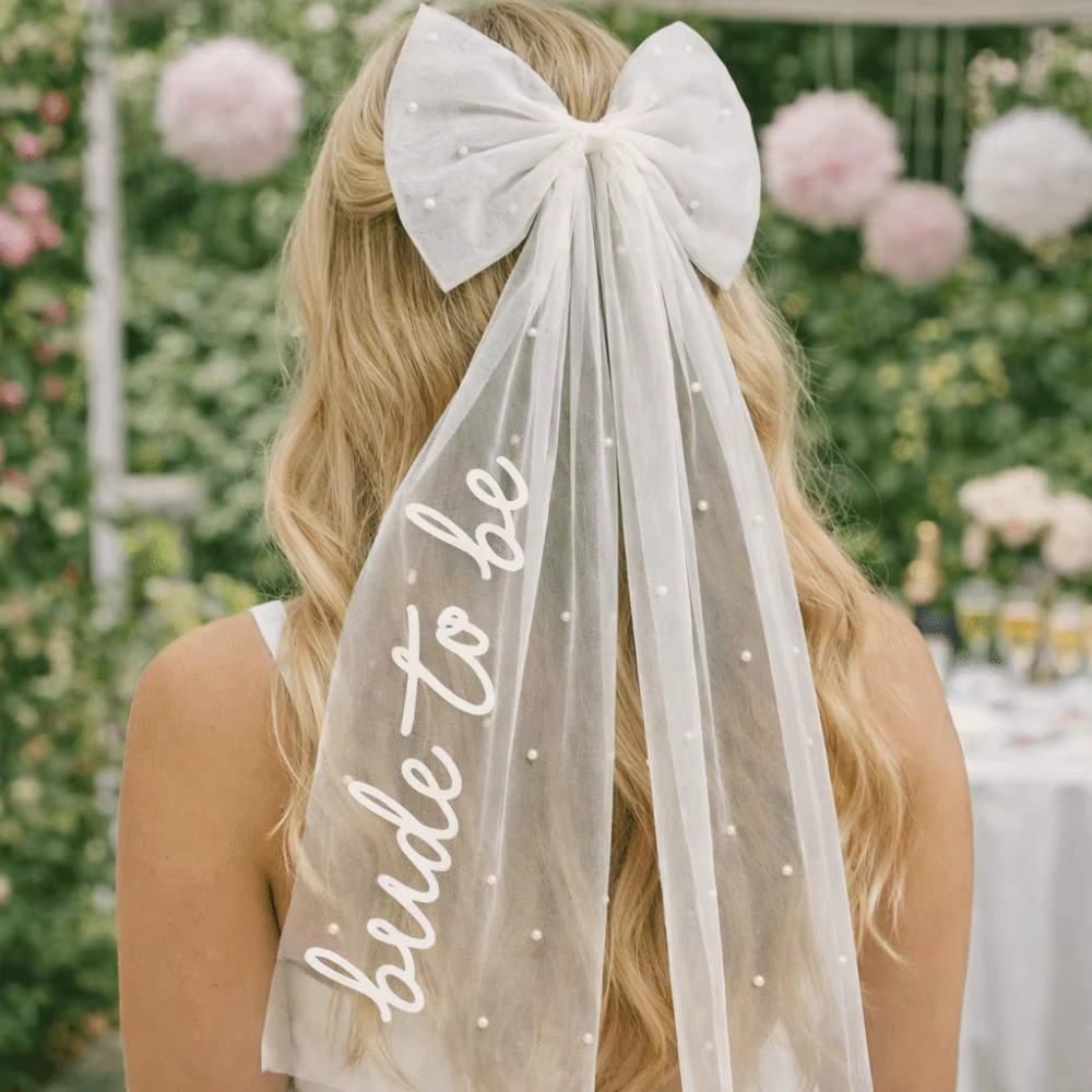 Voile de mariée minimaliste à fleurs avec nœud perlé