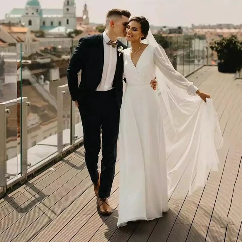 Robe de mariée minimaliste en mousseline de soie