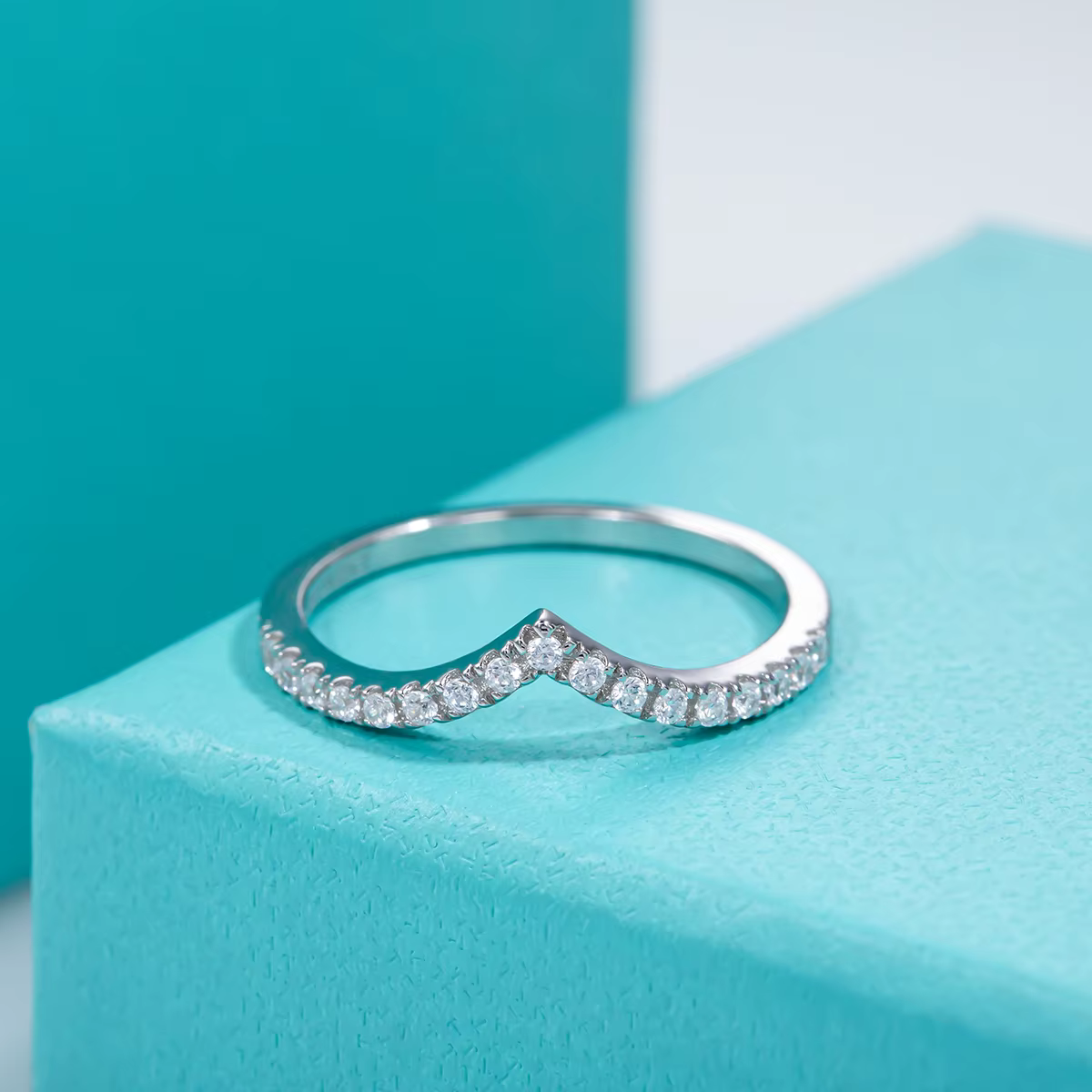 D couleur Moissanite diamant 18K plaqué or blanc V rangée bague Style classique bagues de fiançailles de mariage