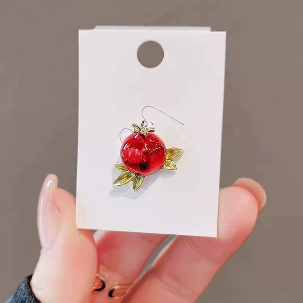 Broche grenade délicate pour femmes