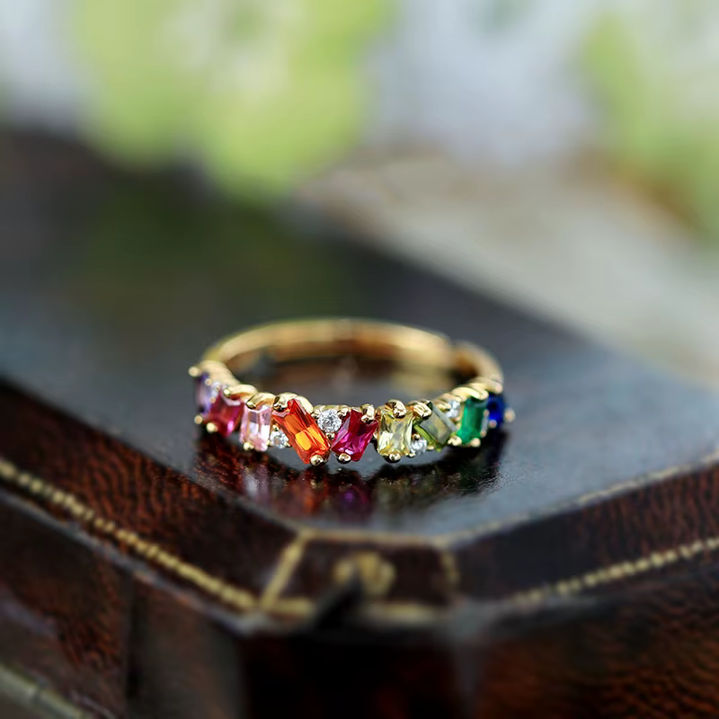 Bague en Argent Incrusté de Pierres Précieuses pour Femme