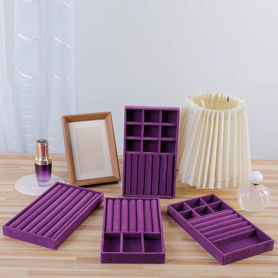 1 pièce, plateau à bijoux floqué, couleur: violet