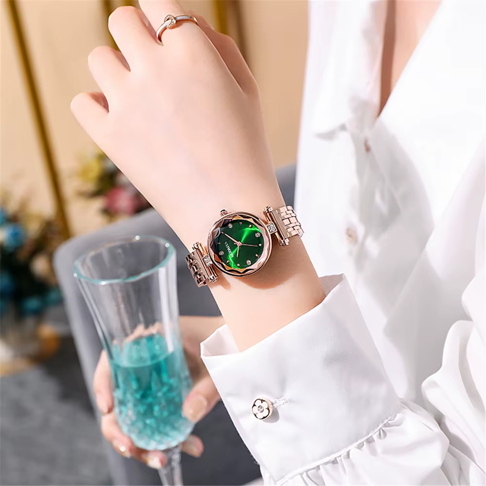 Montre à quartz en alliage avec diamants de marque 2022 de luxe raffinée pour les dames