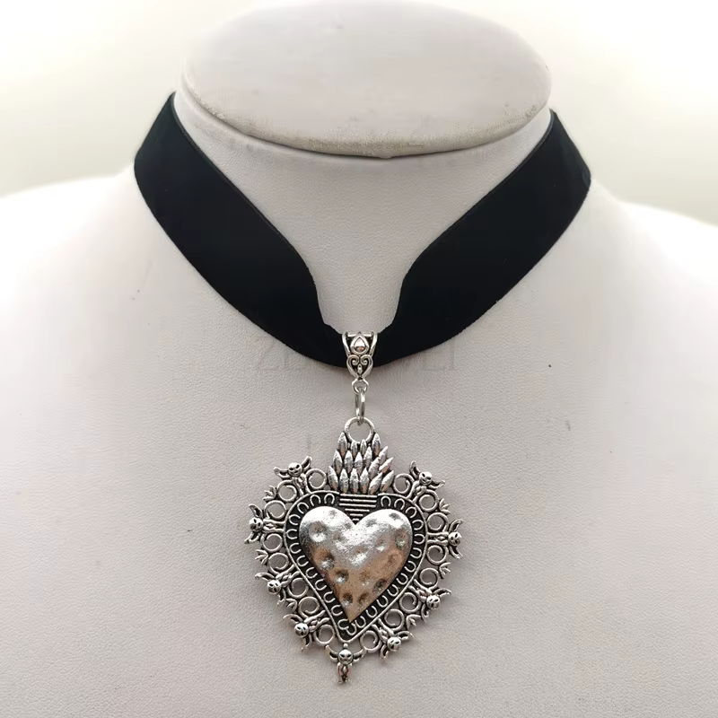 Grand collier du Sacré-Cœur enflammé