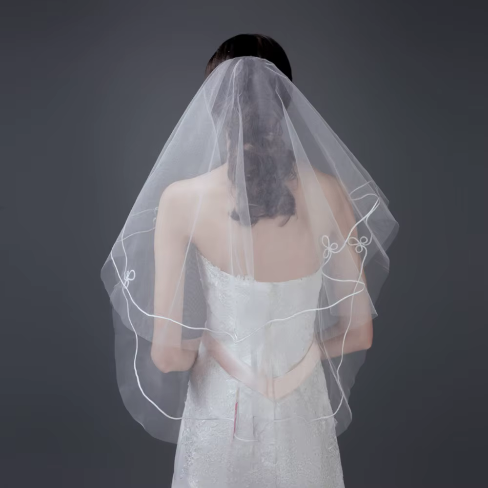 Voile de mariée minimaliste et élégant en dentelle