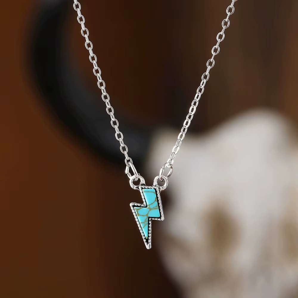 Collier pendentif turquoise incrusté étincelant de style vintage