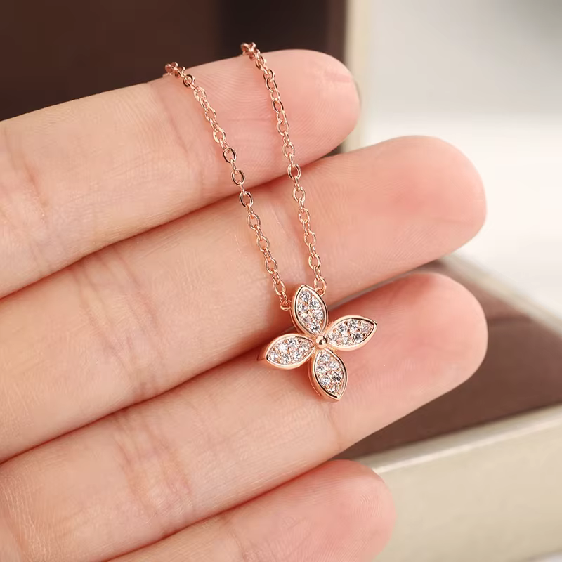 Collier trèfle en or Rose pour femmes