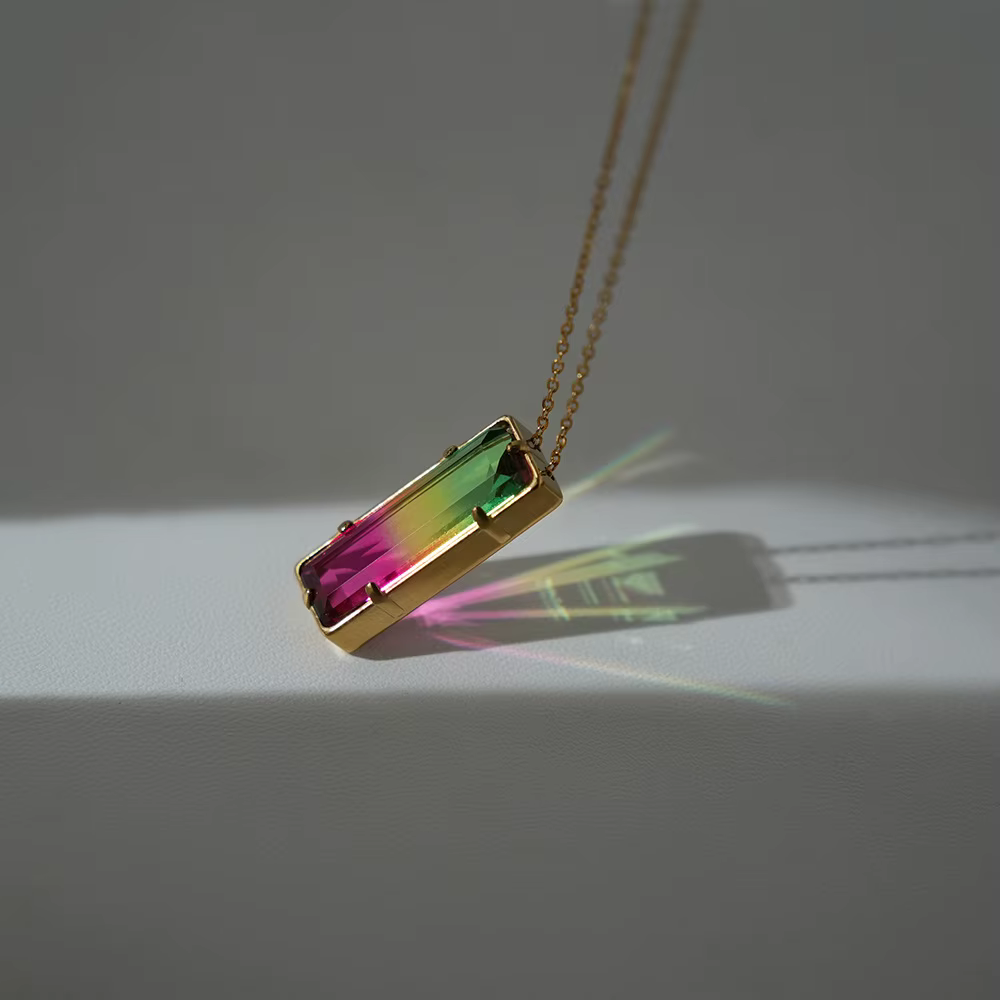 Amaiyllis lumière luxe arc-en-ciel dégradé couleur carré griffe boîte chaîne clavicule collier pendentif pour femmes bijoux